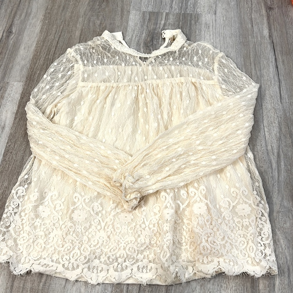 Like new Alter’d State cream blouse size small